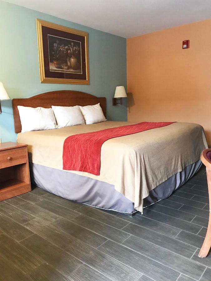 Econo Lodge Inn & Suites Laredo Exterior foto